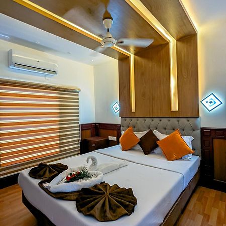 Grand Villa Houseboat Kumarakom Eksteriør bilde