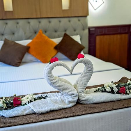 Grand Villa Houseboat Kumarakom Eksteriør bilde