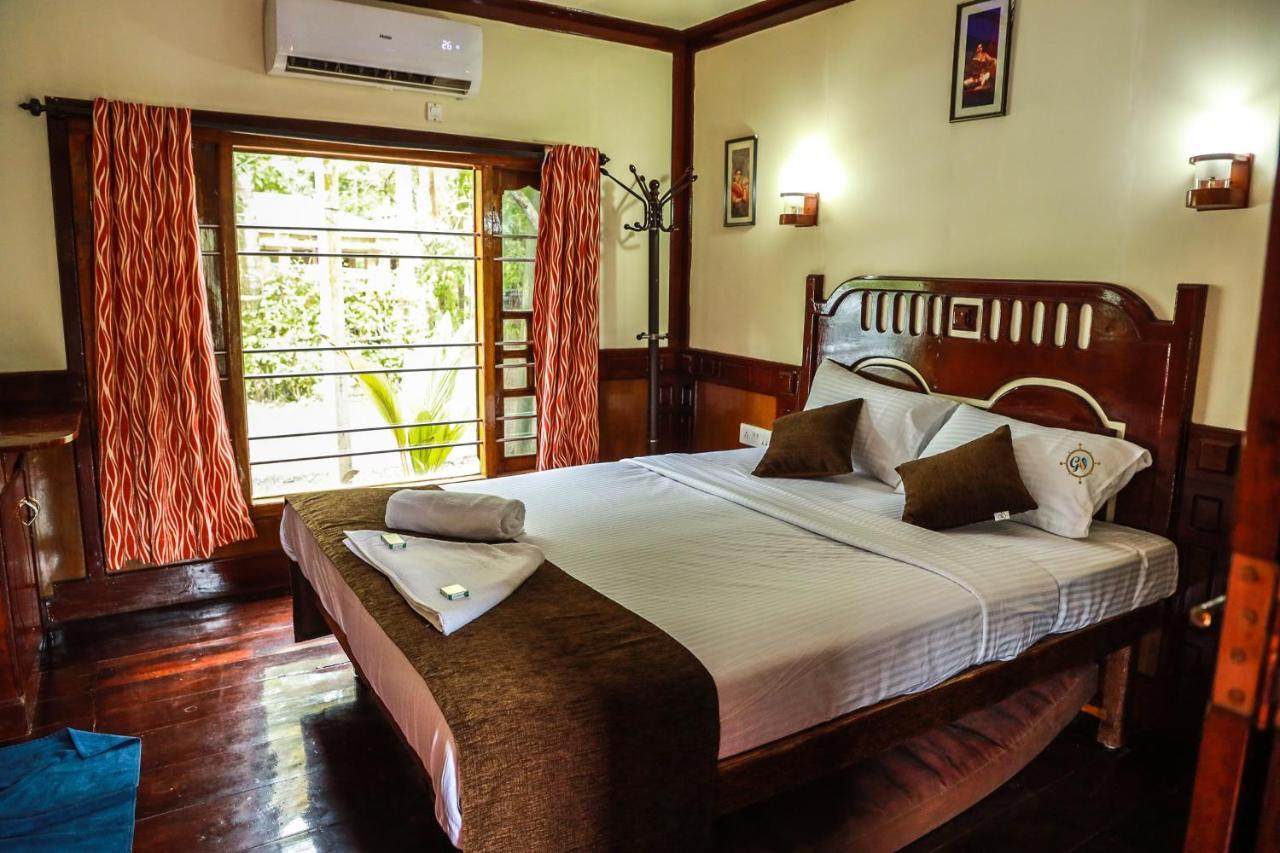 Grand Villa Houseboat Kumarakom Eksteriør bilde