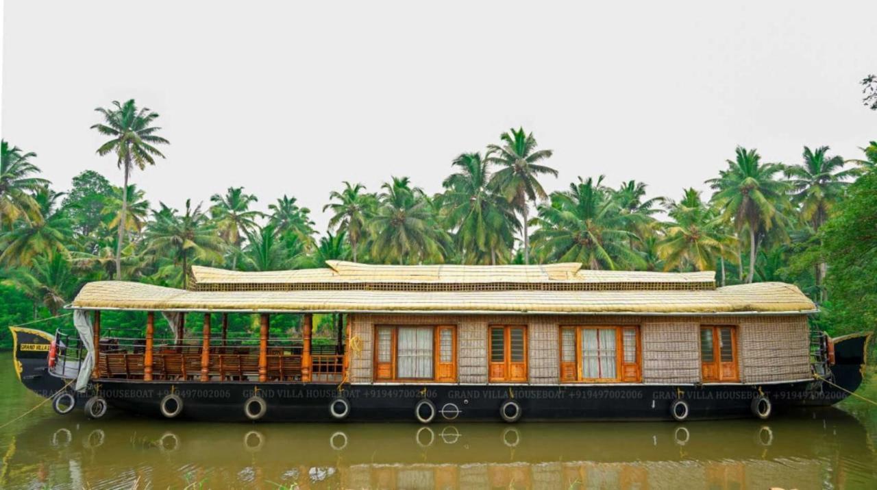 Grand Villa Houseboat Kumarakom Eksteriør bilde