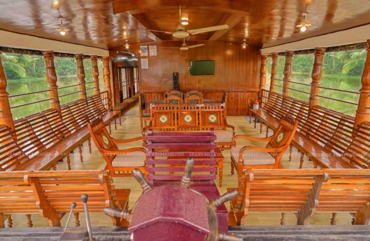 Grand Villa Houseboat Kumarakom Eksteriør bilde