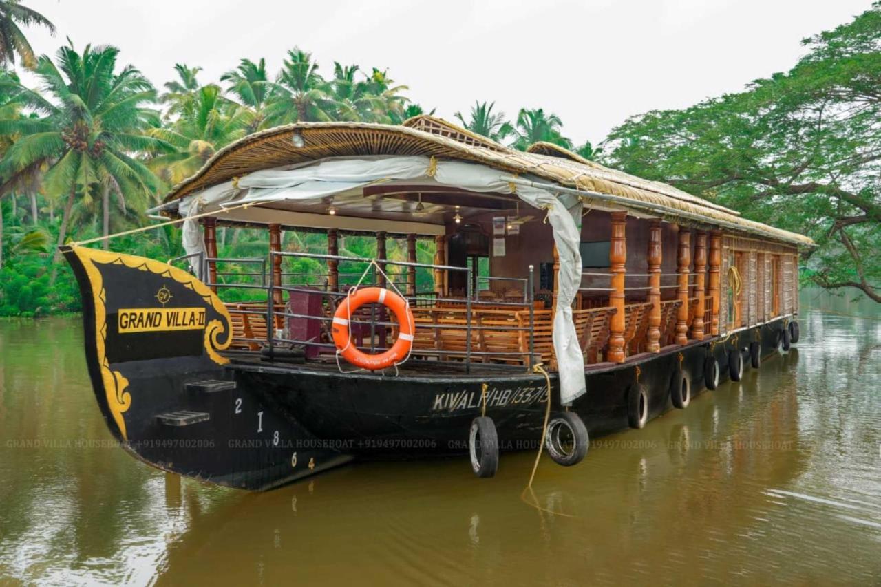 Grand Villa Houseboat Kumarakom Eksteriør bilde