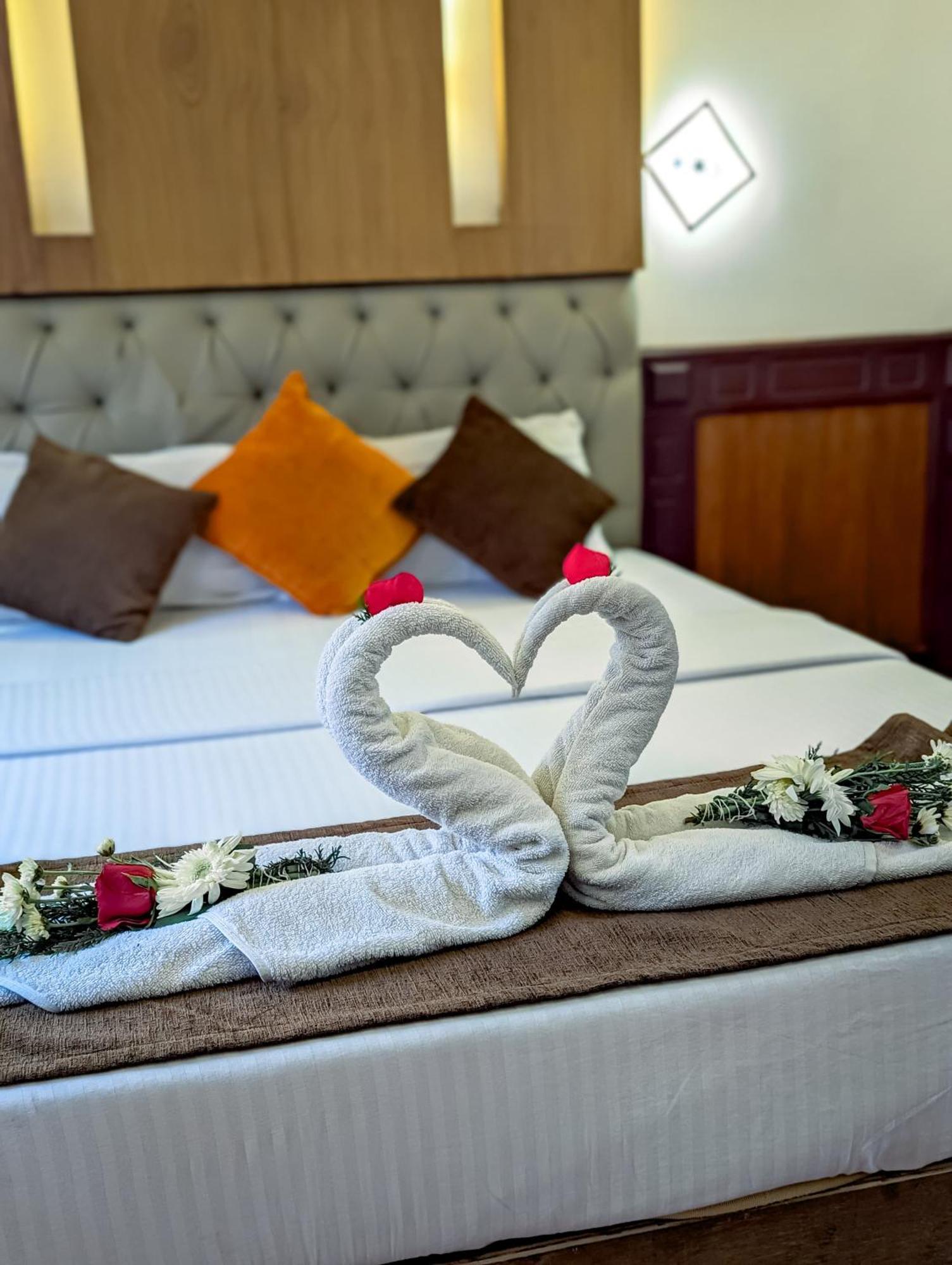 Grand Villa Houseboat Kumarakom Eksteriør bilde