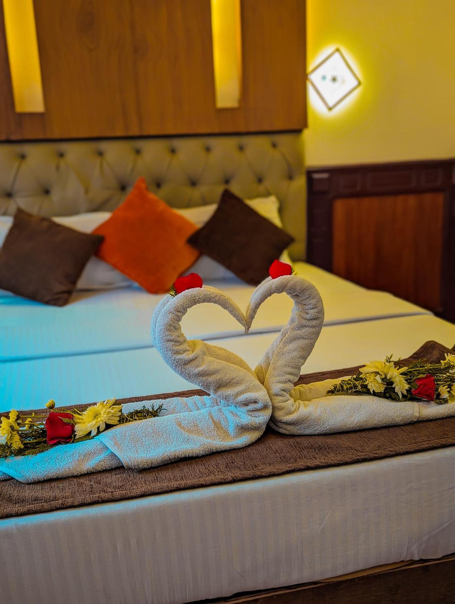 Grand Villa Houseboat Kumarakom Eksteriør bilde